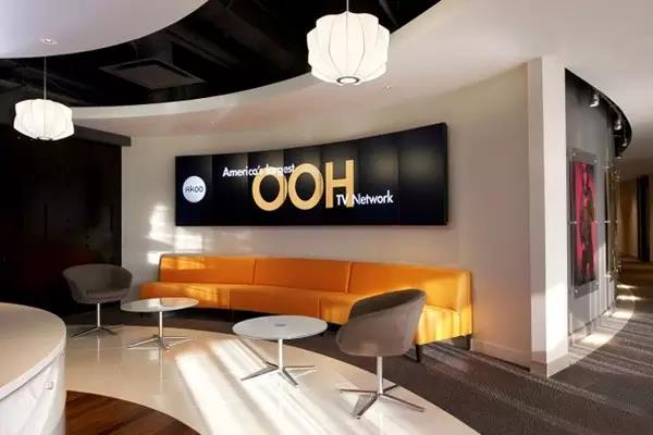 橙色紅色元素辦公室前臺接待區(qū)設(shè)計 絕對能“唬住”客戶