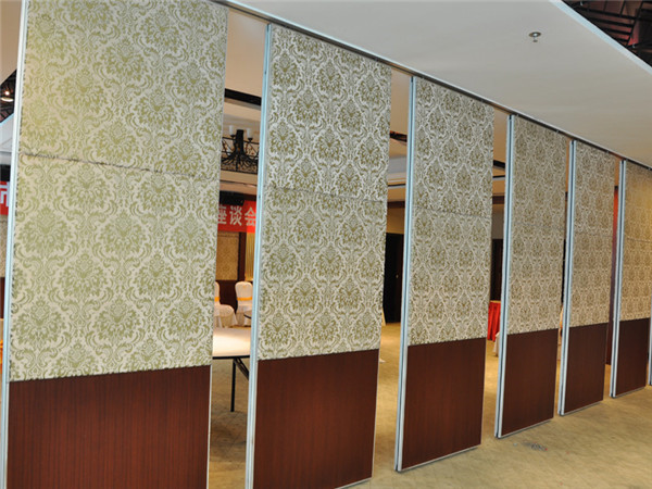  北京金視覺裝飾教你選擇活動隔斷的技巧