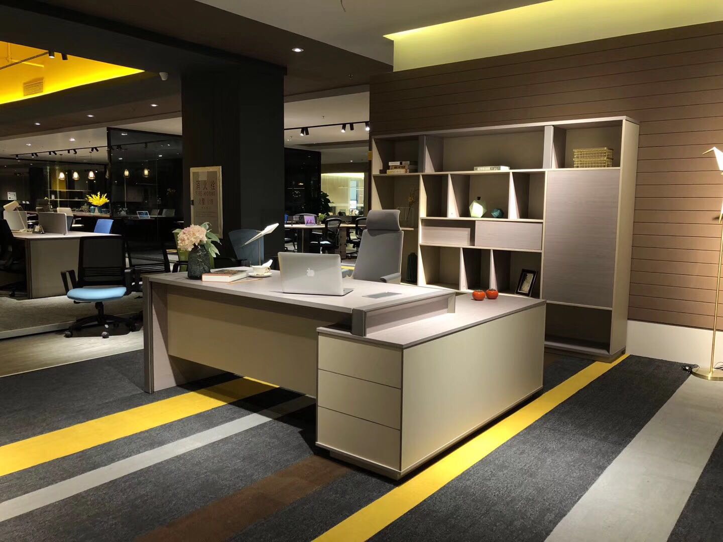 辦公室裝修風水怎么布局聚人氣旺財 聚人氣旺財的風水布局: