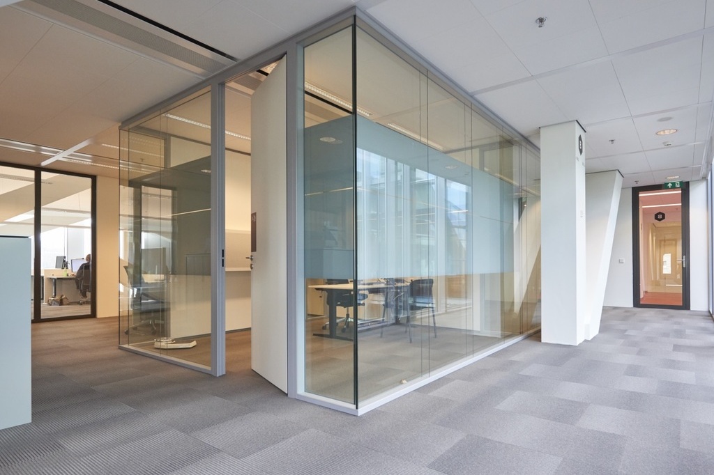 國貿辦公室隔斷裝修注意事項：